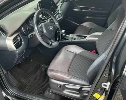 Черный Тойота C-HR, объемом двигателя 2 л и пробегом 47 тыс. км за 9800 $, фото 6 на Automoto.ua