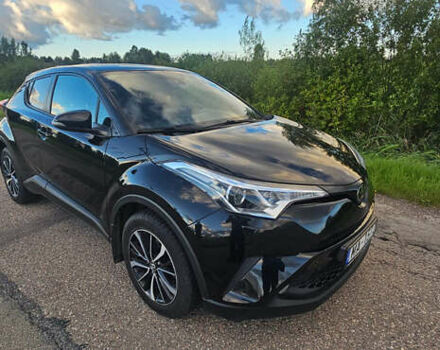 Чорний Тойота C-HR, об'ємом двигуна 1.2 л та пробігом 147 тис. км за 15346 $, фото 2 на Automoto.ua