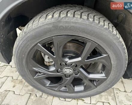 Чорний Тойота C-HR, об'ємом двигуна 1.8 л та пробігом 65 тис. км за 23800 $, фото 2 на Automoto.ua