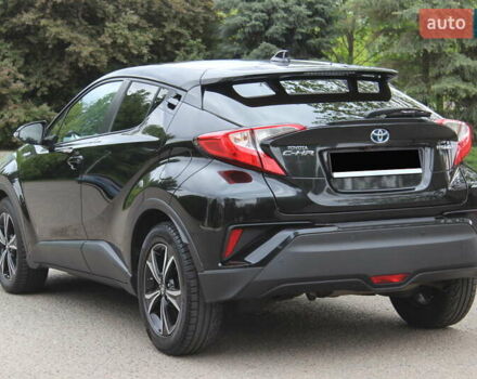 Черный Тойота C-HR, объемом двигателя 1.8 л и пробегом 72 тыс. км за 27699 $, фото 11 на Automoto.ua