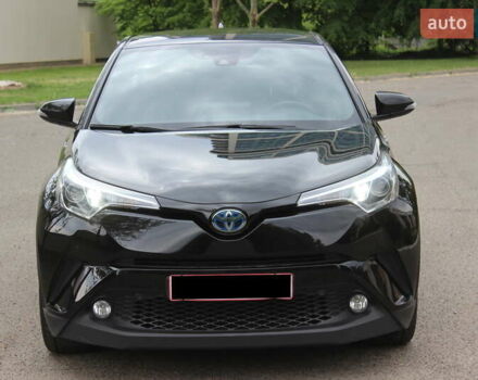 Черный Тойота C-HR, объемом двигателя 1.8 л и пробегом 72 тыс. км за 27699 $, фото 4 на Automoto.ua