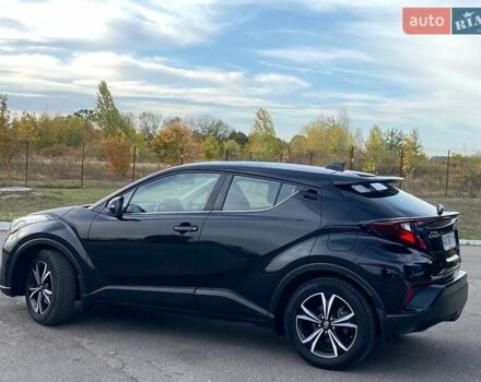 Черный Тойота C-HR, объемом двигателя 1.2 л и пробегом 76 тыс. км за 19900 $, фото 1 на Automoto.ua