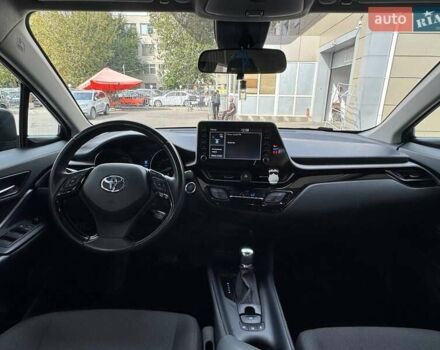 Черный Тойота C-HR, объемом двигателя 1.8 л и пробегом 32 тыс. км за 25900 $, фото 11 на Automoto.ua