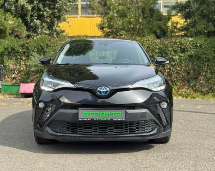 Чорний Тойота C-HR, об'ємом двигуна 1.8 л та пробігом 32 тис. км за 25900 $, фото 2 на Automoto.ua