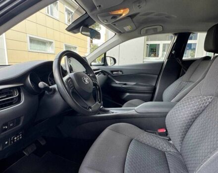 Чорний Тойота C-HR, об'ємом двигуна 1.8 л та пробігом 32 тис. км за 25900 $, фото 13 на Automoto.ua