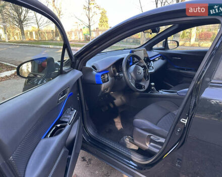 Черный Тойота C-HR, объемом двигателя 2 л и пробегом 114 тыс. км за 19900 $, фото 25 на Automoto.ua