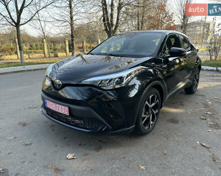 Черный Тойота C-HR, объемом двигателя 2 л и пробегом 114 тыс. км за 19900 $, фото 1 на Automoto.ua