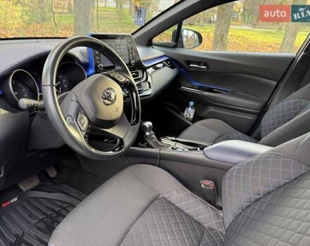 Чорний Тойота C-HR, об'ємом двигуна 2 л та пробігом 38 тис. км за 21990 $, фото 11 на Automoto.ua