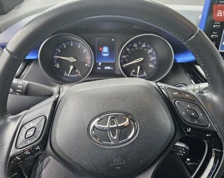 Чорний Тойота C-HR, об'ємом двигуна 2 л та пробігом 37 тис. км за 21555 $, фото 11 на Automoto.ua
