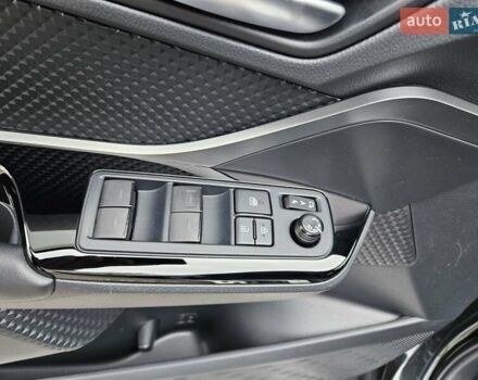 Чорний Тойота C-HR, об'ємом двигуна 1.99 л та пробігом 57 тис. км за 30000 $, фото 10 на Automoto.ua