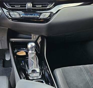 Черный Тойота C-HR, объемом двигателя 1.99 л и пробегом 57 тыс. км за 31000 $, фото 17 на Automoto.ua