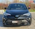 Черный Тойота C-HR, объемом двигателя 0 л и пробегом 2 тыс. км за 32750 $, фото 4 на Automoto.ua