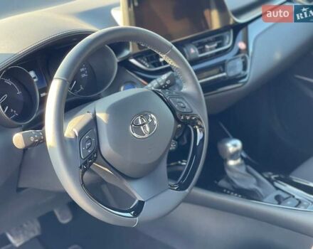 Черный Тойота C-HR, объемом двигателя 0 л и пробегом 2 тыс. км за 32750 $, фото 35 на Automoto.ua