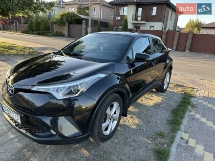 Черный Тойота C-HR, объемом двигателя 1.2 л и пробегом 151 тыс. км за 15000 $, фото 1 на Automoto.ua