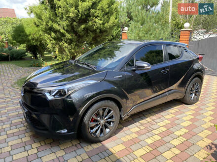 Тойота C-HR 2017 в Василькове на Automoto.ua Черный Тойота C-HR, объемом двигателя 1.8 л и пробегом 153 тыс. км за 18500 $, фото 1 на Automoto.ua