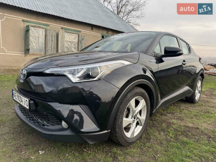 Черный Тойота C-HR, объемом двигателя 1.8 л и пробегом 126 тыс. км за 22000 $, фото 1 на Automoto.ua
