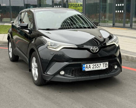 Тойота C-HR 2018 у Києві на Automoto.ua Чорний Тойота C-HR, об'ємом двигуна 1.99 л та пробігом 250 тис. км за 16900 $, фото 1 на Automoto.ua