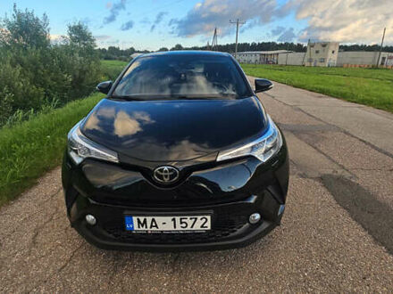 Черный Тойота C-HR, объемом двигателя 1.2 л и пробегом 147 тыс. км за 15346 $, фото 1 на Automoto.ua