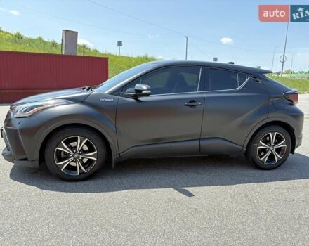 Черный Тойота C-HR, объемом двигателя 1.8 л и пробегом 38 тыс. км за 28100 $, фото 1 на Automoto.ua