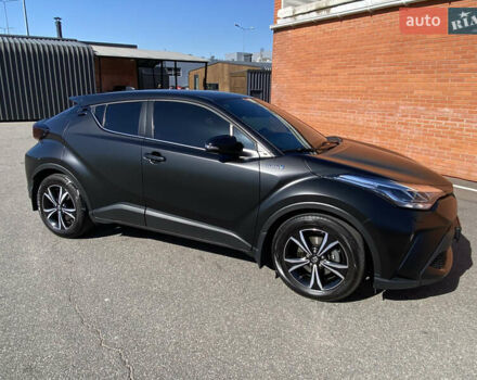 Черный Тойота C-HR, объемом двигателя 1.8 л и пробегом 35 тыс. км за 28400 $, фото 1 на Automoto.ua