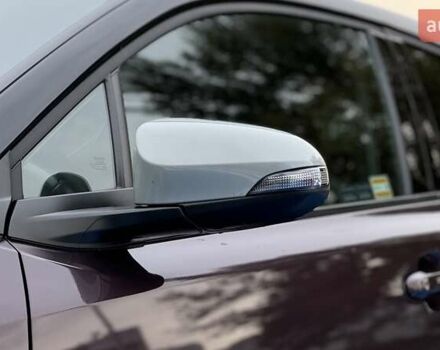 Фіолетовий Тойота C-HR, об'ємом двигуна 1.8 л та пробігом 42 тис. км за 33000 $, фото 10 на Automoto.ua