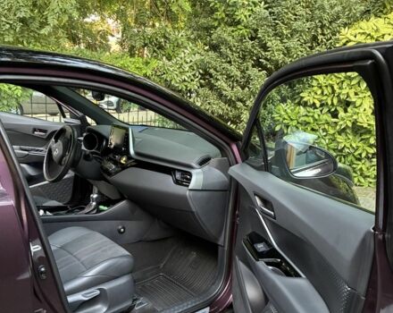 Фиолетовый Тойота C-HR, объемом двигателя 2 л и пробегом 30 тыс. км за 29950 $, фото 13 на Automoto.ua