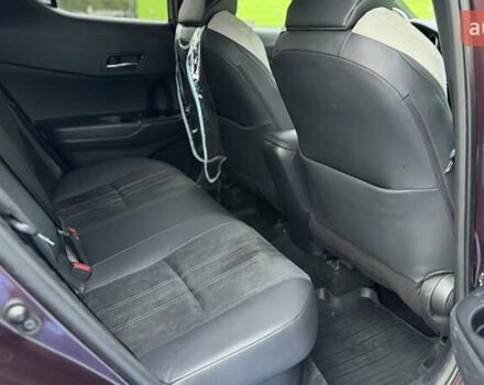 Фіолетовий Тойота C-HR, об'ємом двигуна 1.8 л та пробігом 42 тис. км за 33000 $, фото 18 на Automoto.ua