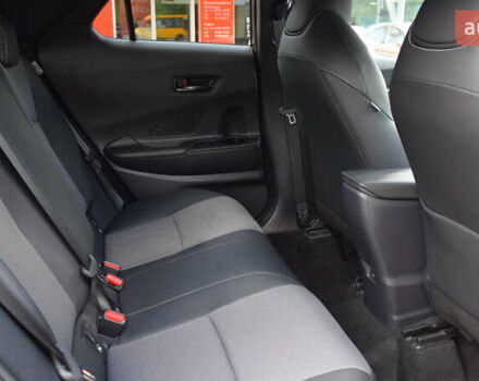 Фіолетовий Тойота C-HR, об'ємом двигуна 1.99 л та пробігом 17 тис. км за 39500 $, фото 6 на Automoto.ua
