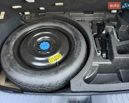 Фиолетовый Тойота C-HR, объемом двигателя 1.8 л и пробегом 2 тыс. км за 35300 $, фото 65 на Automoto.ua