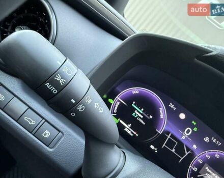 Фиолетовый Тойота C-HR, объемом двигателя 1.8 л и пробегом 2 тыс. км за 35300 $, фото 54 на Automoto.ua