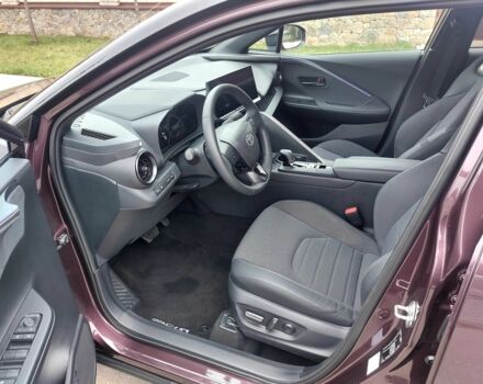 Фиолетовый Тойота C-HR, объемом двигателя 1.8 л и пробегом 2 тыс. км за 32800 $, фото 5 на Automoto.ua