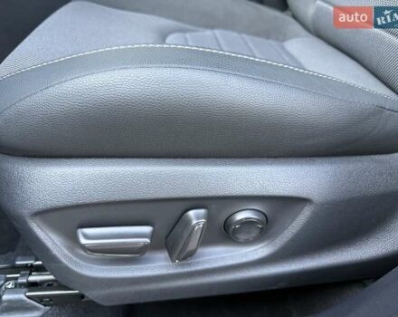 Фиолетовый Тойота C-HR, объемом двигателя 1.8 л и пробегом 2 тыс. км за 35300 $, фото 52 на Automoto.ua