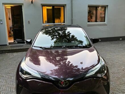 Тойота C-HR 2022 в Тернополе на Automoto.ua Фиолетовый Тойота C-HR, объемом двигателя 2 л и пробегом 30 тыс. км за 29950 $, фото 1 на Automoto.ua