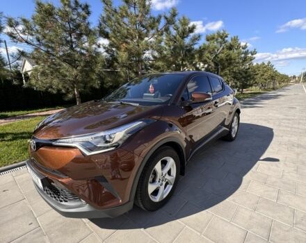 Коричневый Тойота C-HR, объемом двигателя 0 л и пробегом 128 тыс. км за 23900 $, фото 4 на Automoto.ua