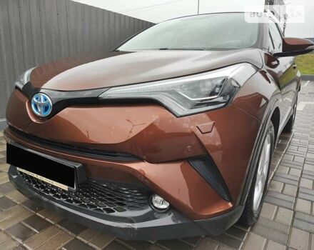 Коричневий Тойота C-HR, об'ємом двигуна 1.8 л та пробігом 65 тис. км за 24900 $, фото 2 на Automoto.ua