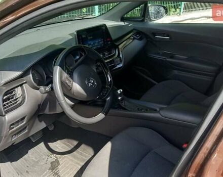 Коричневий Тойота C-HR, об'ємом двигуна 1.2 л та пробігом 46 тис. км за 22800 $, фото 5 на Automoto.ua
