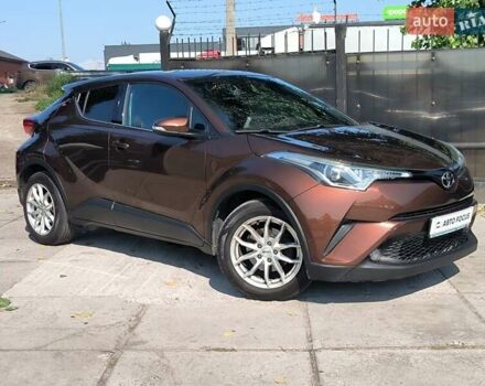 Коричневый Тойота C-HR, объемом двигателя 1.2 л и пробегом 86 тыс. км за 19790 $, фото 1 на Automoto.ua