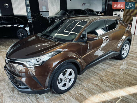 Тойота C-HR 2017 в Киеве на Automoto.ua Коричневый Тойота C-HR, объемом двигателя 1.2 л и пробегом 56 тыс. км за 18900 $, фото 1 на Automoto.ua