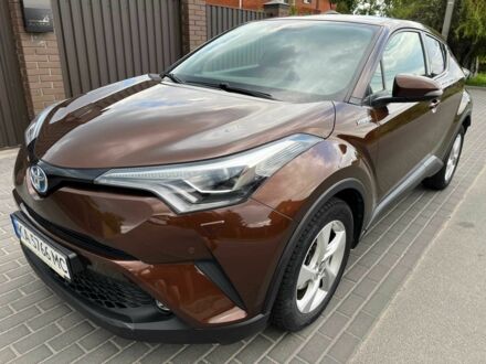 Коричневий Тойота C-HR, об'ємом двигуна 1.8 л та пробігом 65 тис. км за 24900 $, фото 1 на Automoto.ua