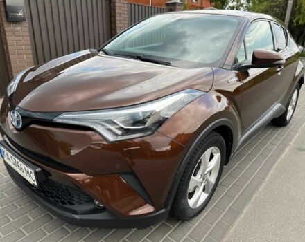 Коричневий Тойота C-HR, об'ємом двигуна 1.8 л та пробігом 65 тис. км за 24900 $, фото 1 на Automoto.ua