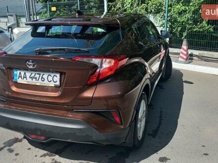 Тойота C-HR 2018 в Киеве на Automoto.ua Коричневый Тойота C-HR, объемом двигателя 1.2 л и пробегом 64 тыс. км за 19980 $, фото 1 на Automoto.ua