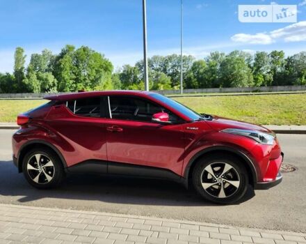 Красный Тойота C-HR, объемом двигателя 1.8 л и пробегом 124 тыс. км за 21900 $, фото 4 на Automoto.ua