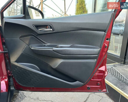 Красный Тойота C-HR, объемом двигателя 1.2 л и пробегом 138 тыс. км за 17500 $, фото 24 на Automoto.ua