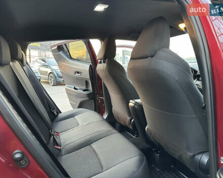 Красный Тойота C-HR, объемом двигателя 1.2 л и пробегом 138 тыс. км за 17500 $, фото 17 на Automoto.ua