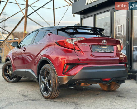 Красный Тойота C-HR, объемом двигателя 1.2 л и пробегом 138 тыс. км за 17500 $, фото 3 на Automoto.ua