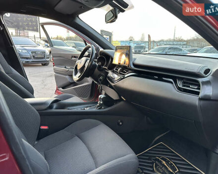 Красный Тойота C-HR, объемом двигателя 1.2 л и пробегом 138 тыс. км за 17500 $, фото 22 на Automoto.ua