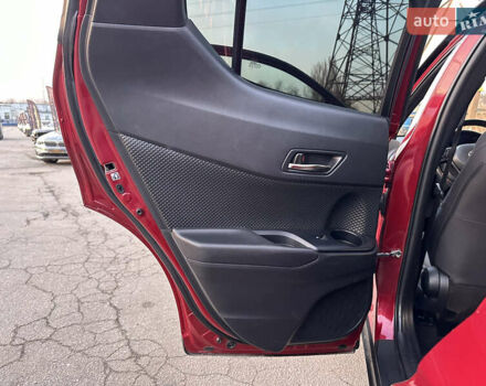 Красный Тойота C-HR, объемом двигателя 1.2 л и пробегом 138 тыс. км за 17500 $, фото 16 на Automoto.ua