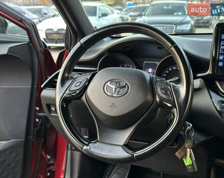 Красный Тойота C-HR, объемом двигателя 1.2 л и пробегом 138 тыс. км за 17500 $, фото 20 на Automoto.ua