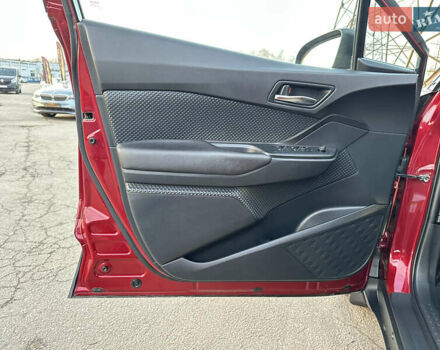 Красный Тойота C-HR, объемом двигателя 1.2 л и пробегом 138 тыс. км за 17500 $, фото 14 на Automoto.ua