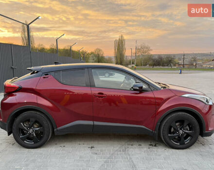 Червоний Тойота C-HR, об'ємом двигуна 1.2 л та пробігом 131 тис. км за 18200 $, фото 1 на Automoto.ua